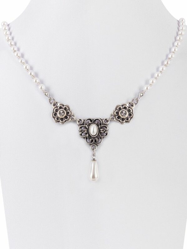 Perlencollier mit Ornamenten und Tropfenperle